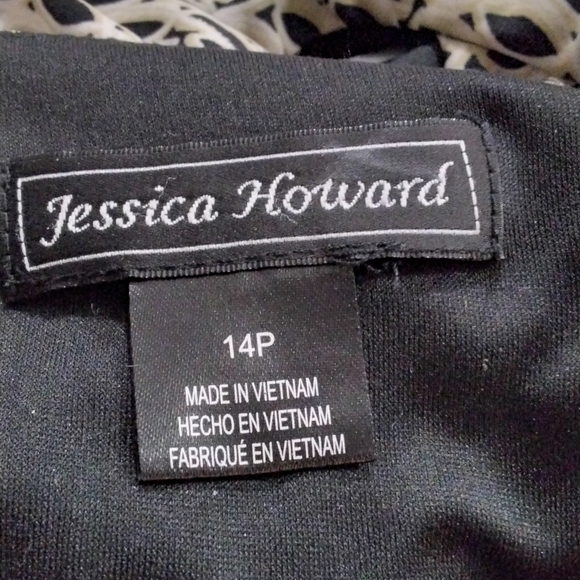 Jessica Howard Women's Printed Dress. Size 14P - Picture 6 of 8